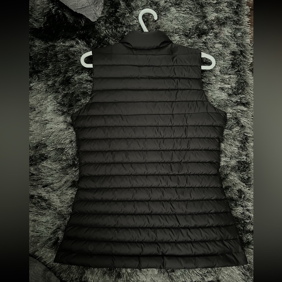Lululemon Pack it down vest 8 - Picture 2 of 12